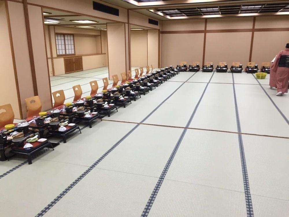 Hokuriku Yamashiro Onsen Hotel Kikyou Кага Екстериор снимка