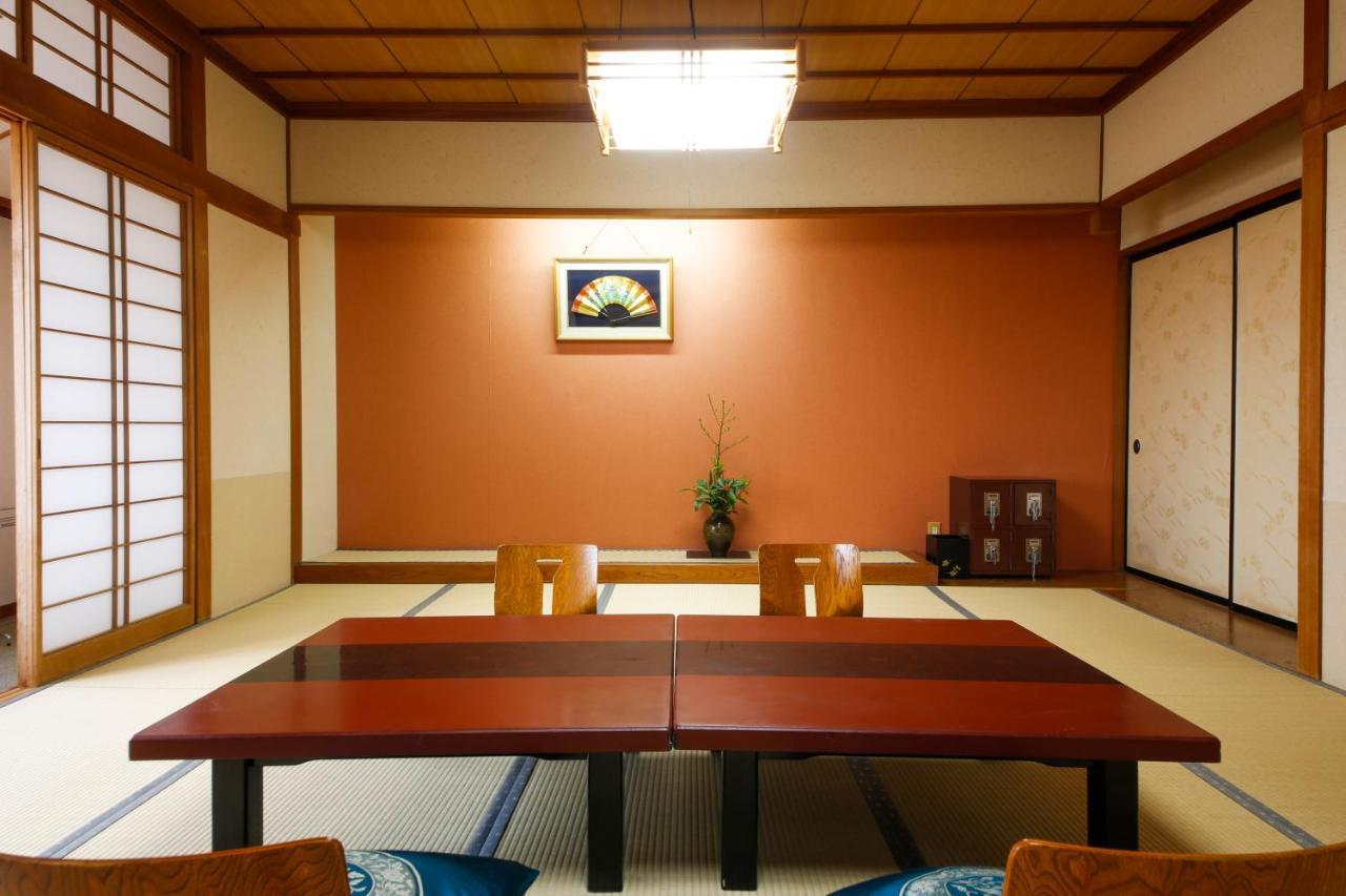 Hokuriku Yamashiro Onsen Hotel Kikyou Кага Екстериор снимка